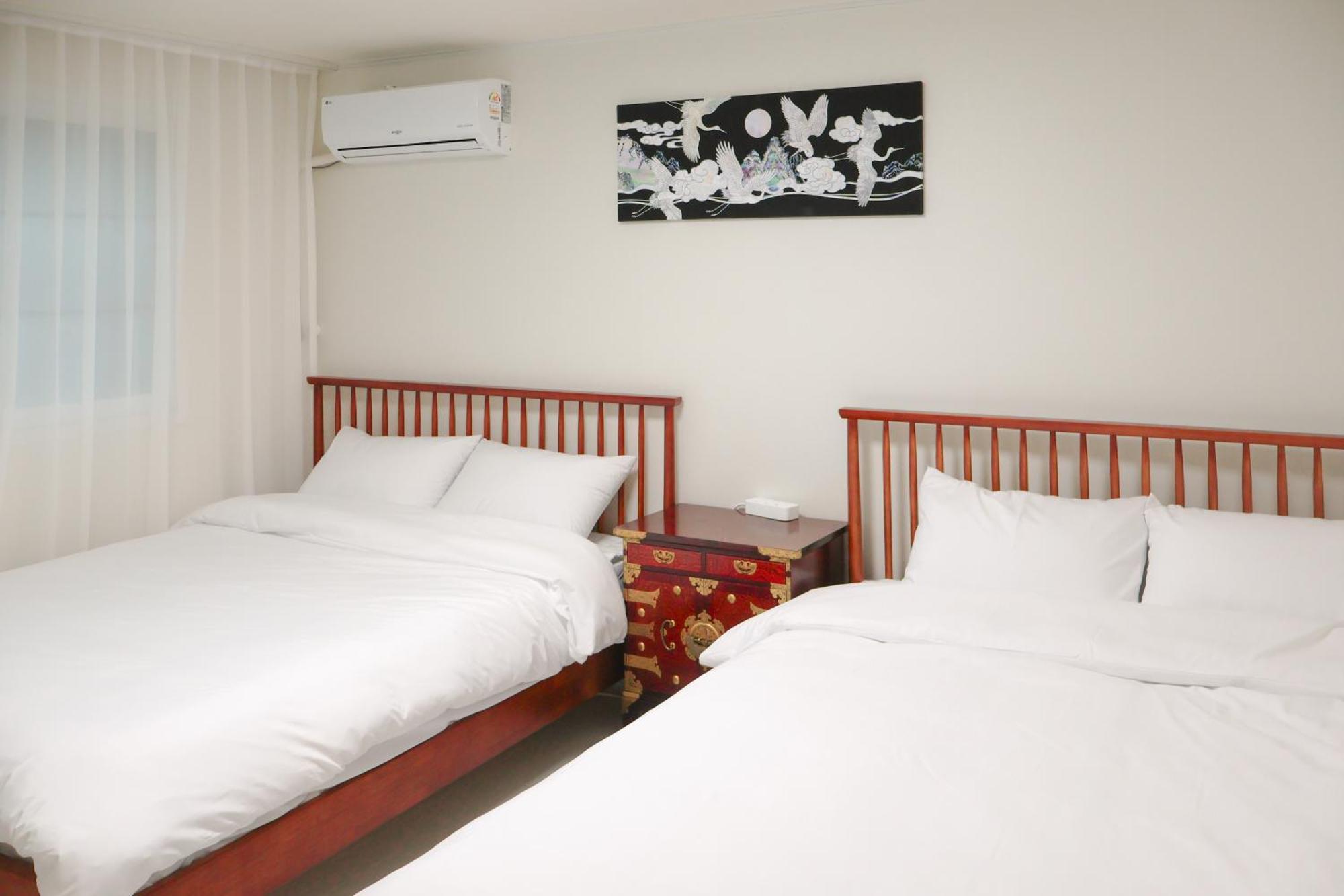 Yeobaek,2br,1ba - 2min To Hongdae, 5mins To Sangsu Station *