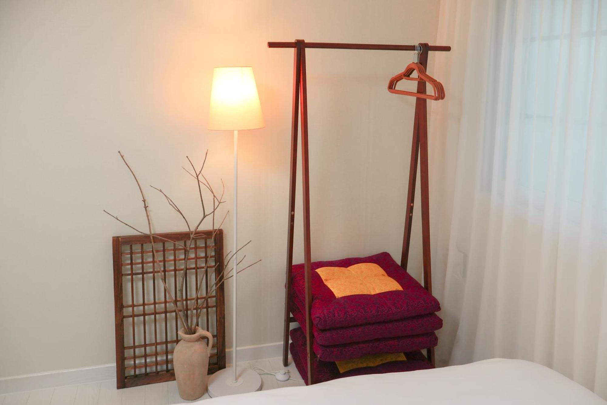 Yeobaek,2br,1ba - 2min To Hongdae, 5mins To Sangsu Station Apartment *