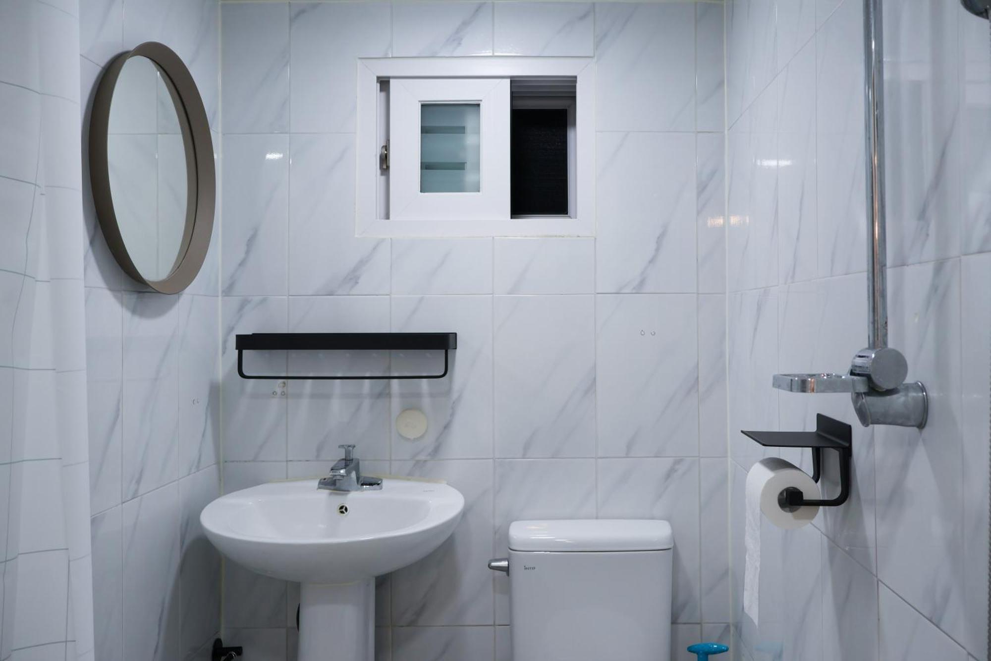 Yeobaek,2br,1ba - 2min To Hongdae, 5mins To Sangsu Station Apartment